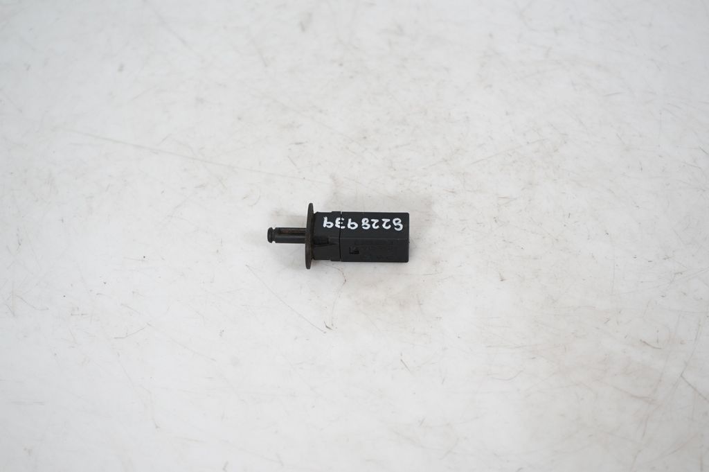 Fuel tank cap lock (3)