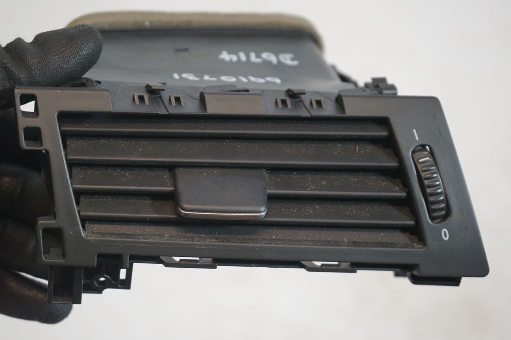 Dashboard side air vent grill/cover trim (7)