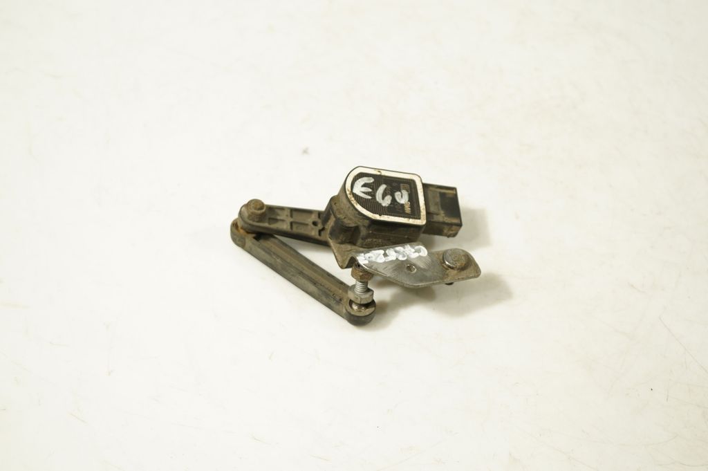 Headlight/headlamp level sensor (2)