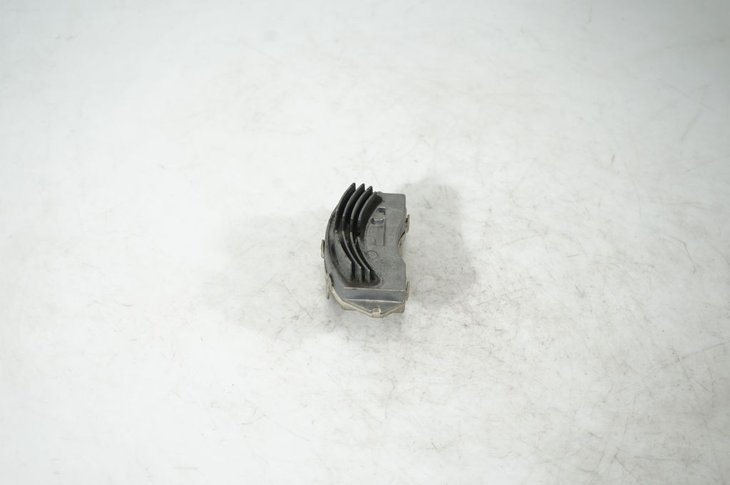 Heater blower motor/fan resistor (2)