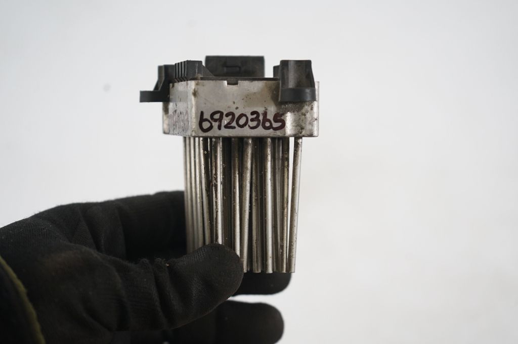 Heater blower motor/fan resistor (8)