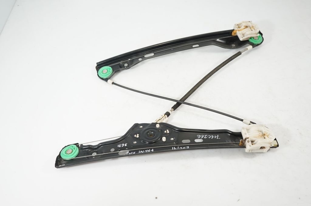 Front door window regulator with motor (3)