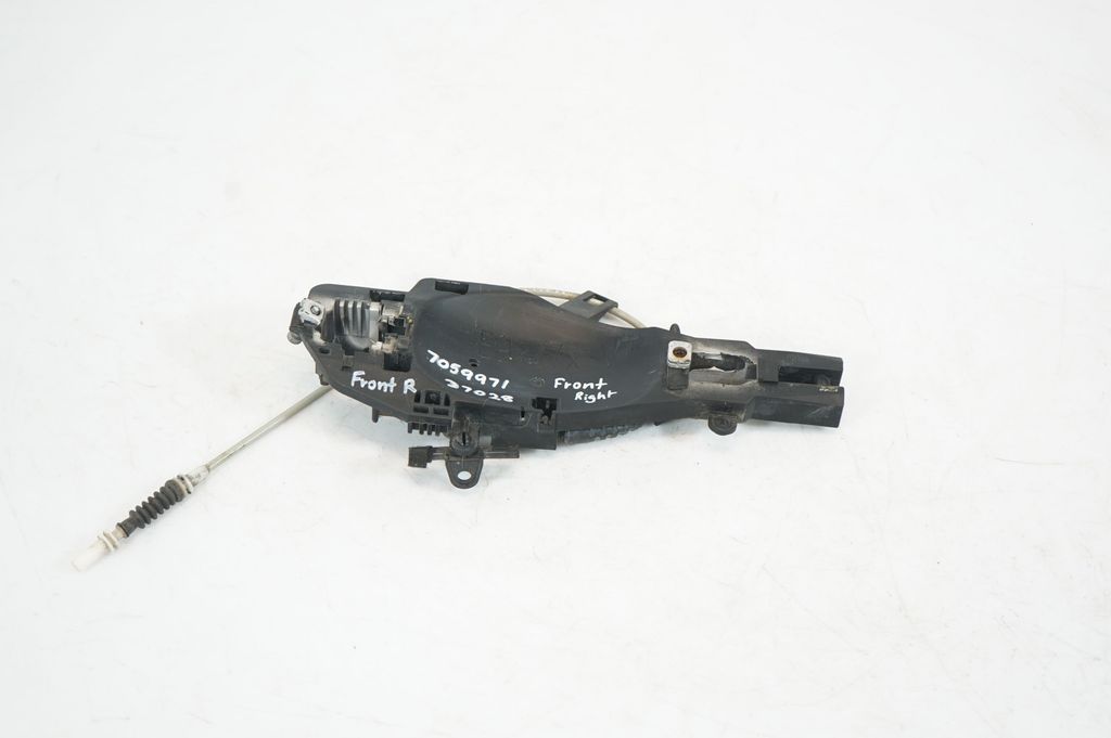 Front door exterior handle/bracket