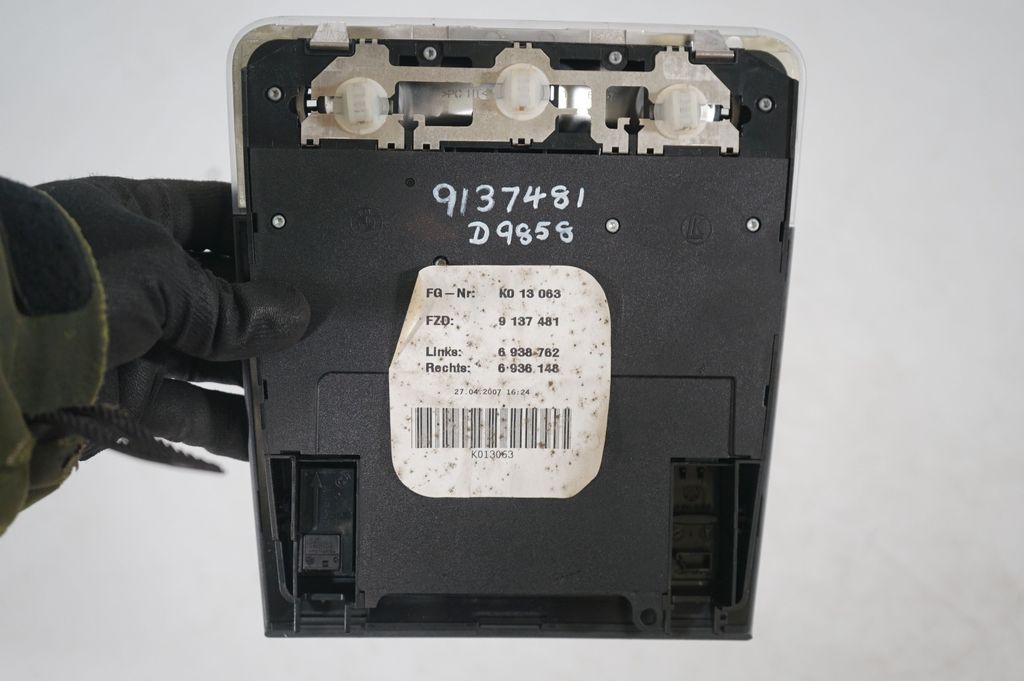 Front seat light (8)