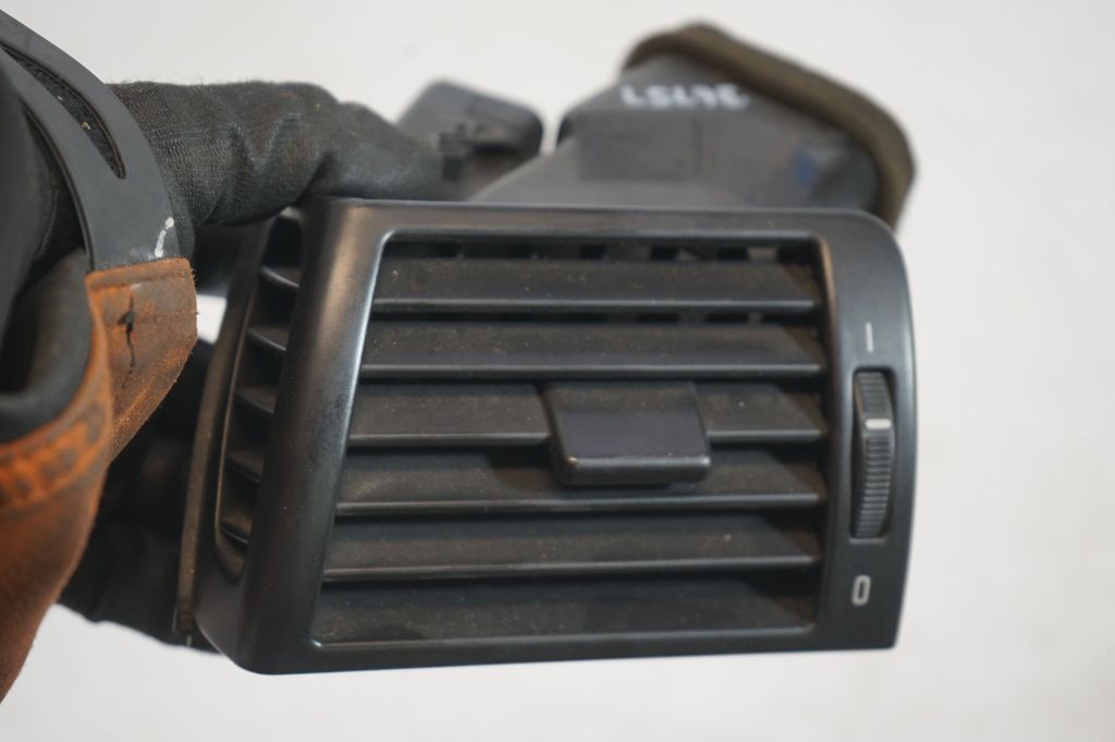 Dashboard side air vent grill/cover trim (7)