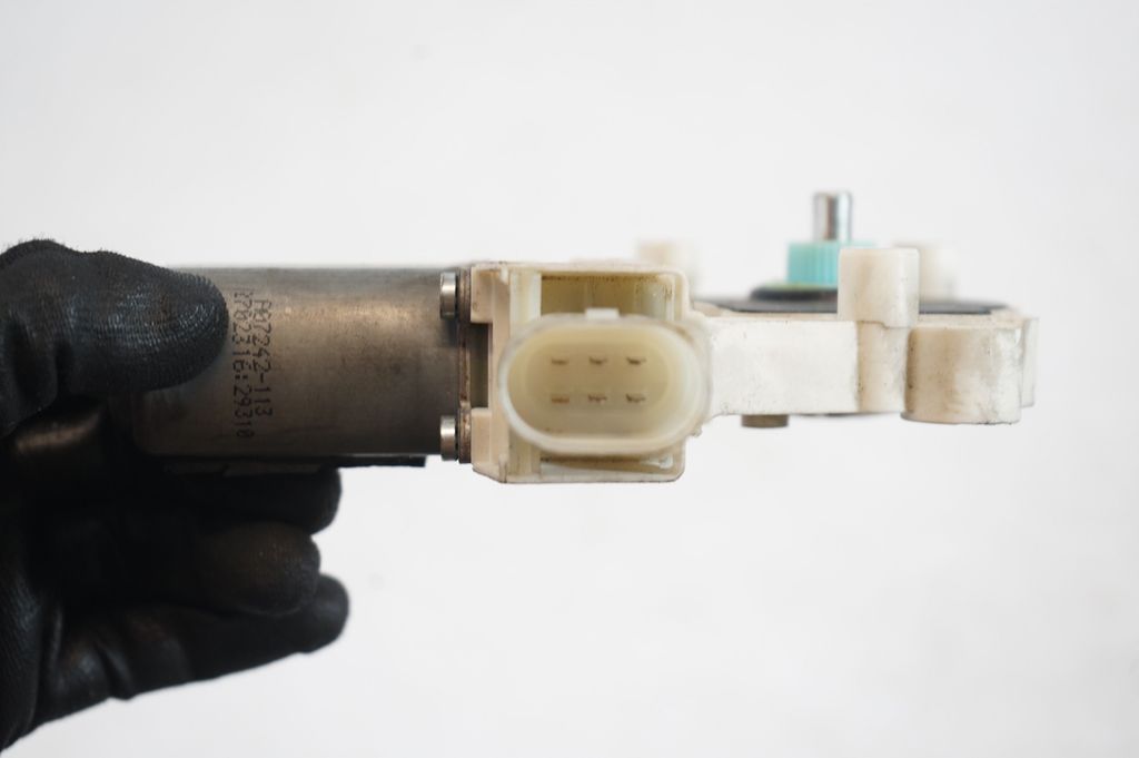 Front door window regulator with motor (6)