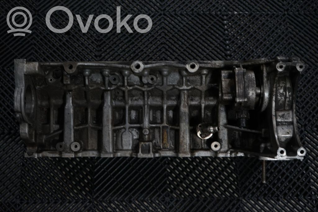 Engine block (9)