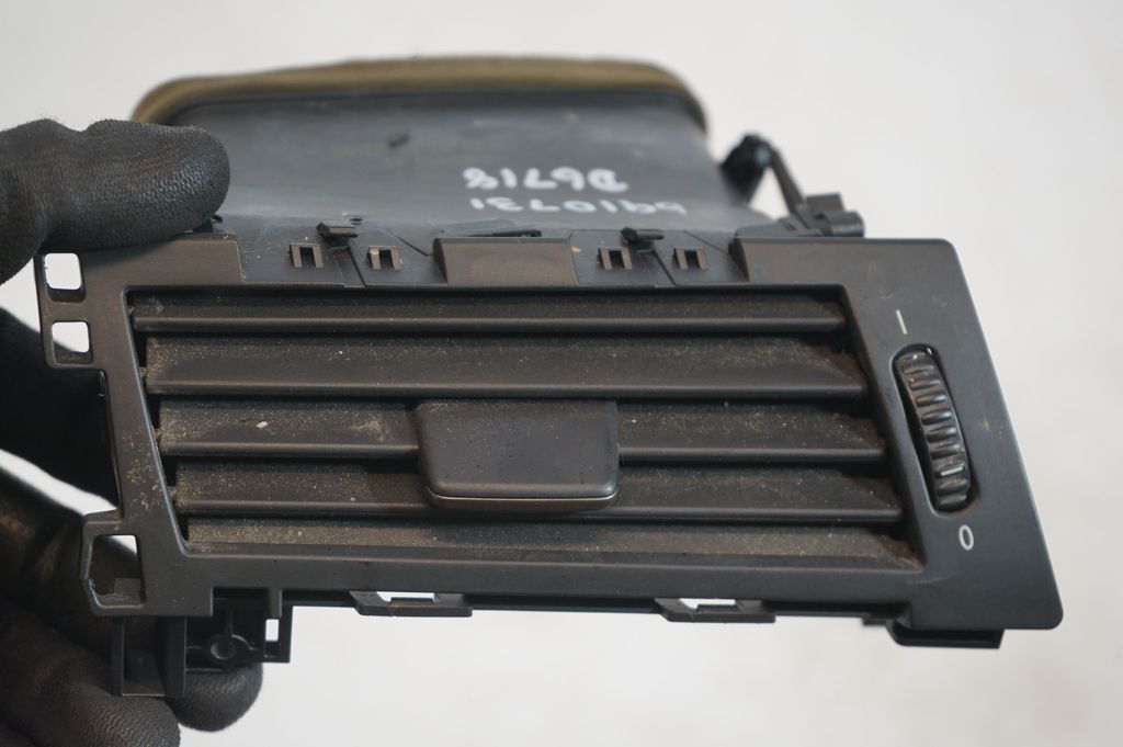 Dashboard side air vent grill/cover trim (7)