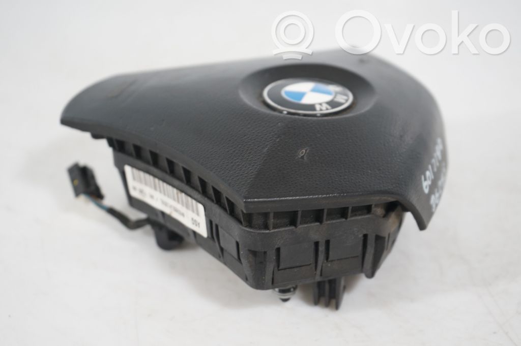 Steering wheel airbag (8)