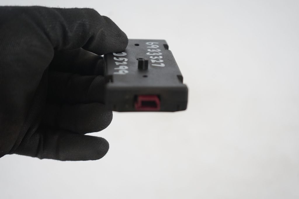 Engine mounting bracket (7)