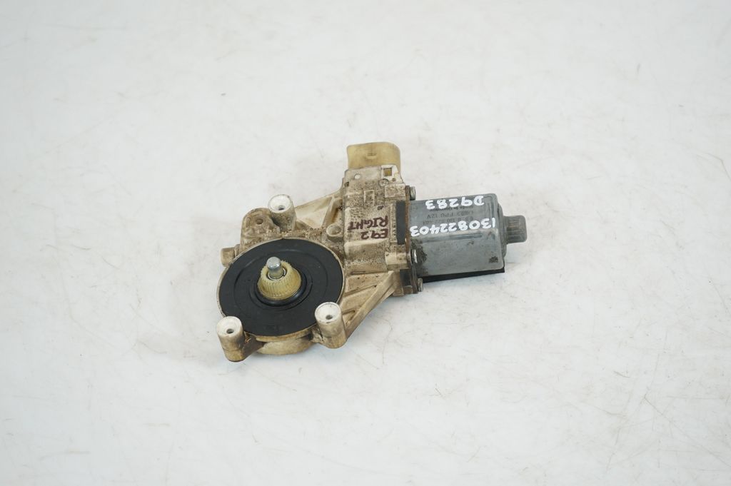 Front door window regulator with motor (3)
