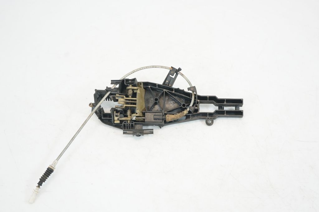 Rear door exterior handle/bracket (5)