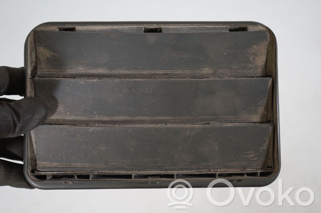 Quarter panel pressure vent (7)