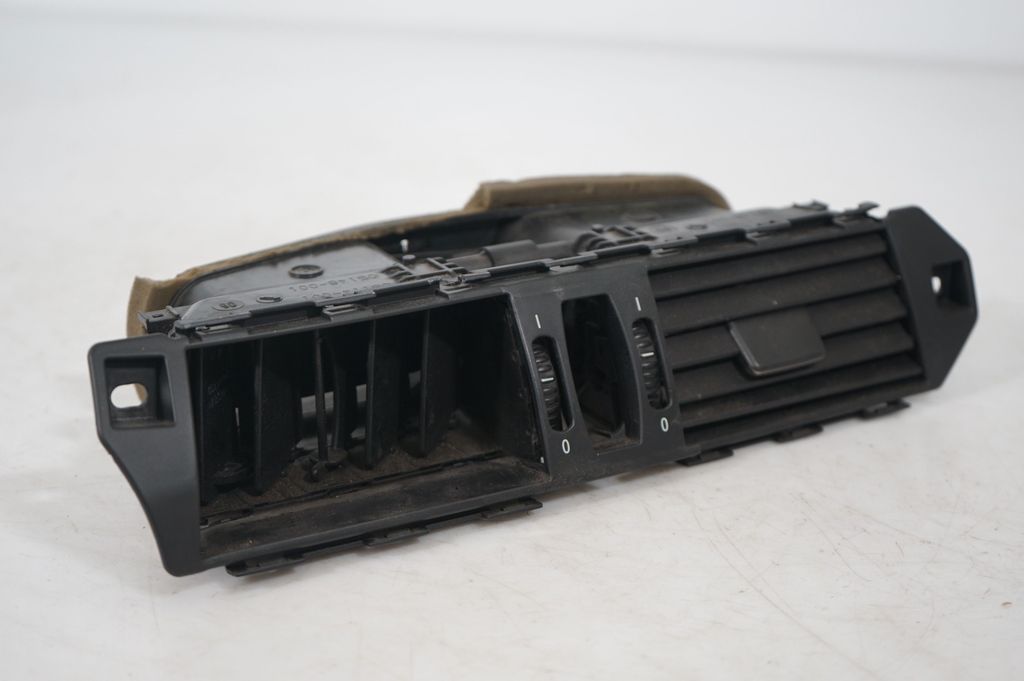 Dash center air vent grill (7)