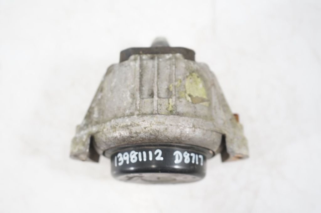 Engine mount bracket (8)