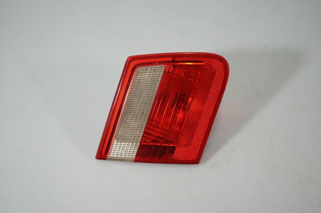 Tailgate rear/tail lights (4)