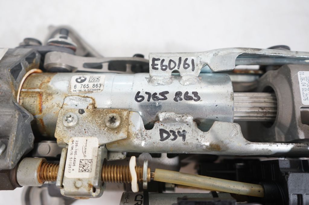 Steering wheel axle (10)