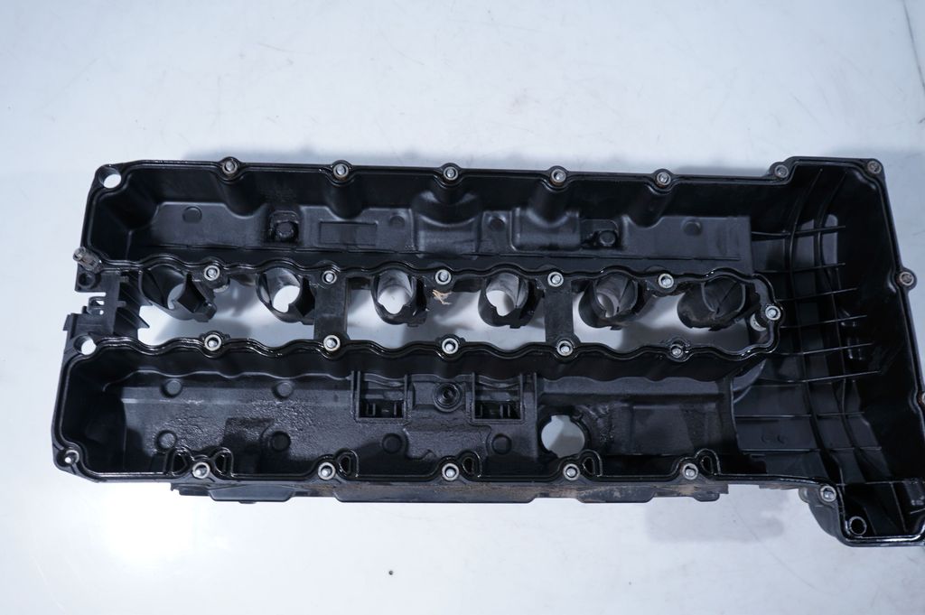 Rocker cam cover (10)