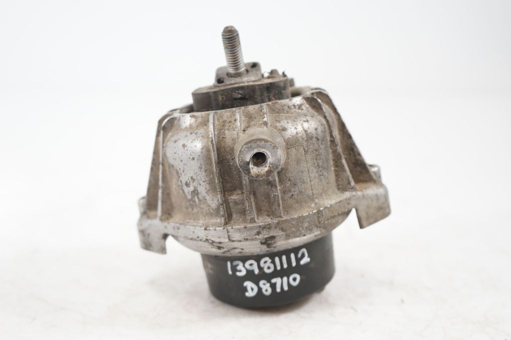 Engine mount bracket (5)