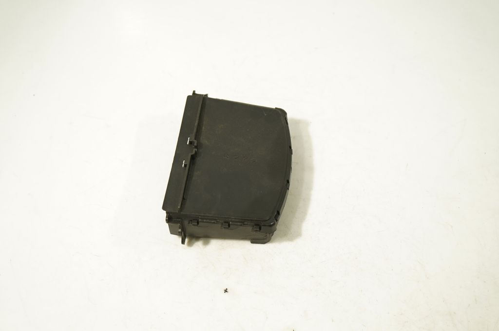 Glove box central console (2)