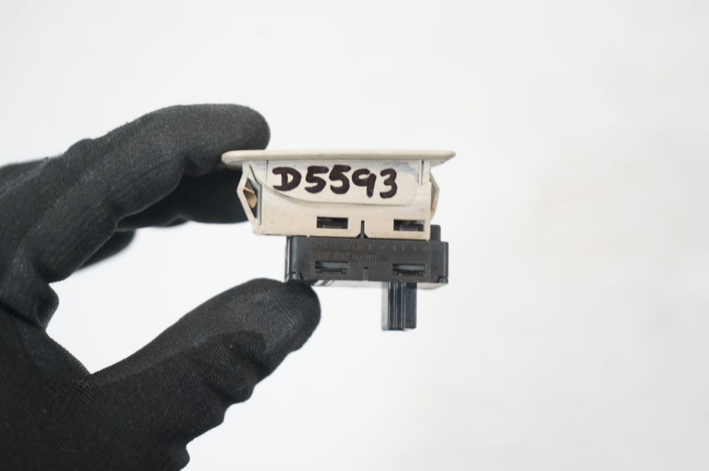 Electric window control switch (9)