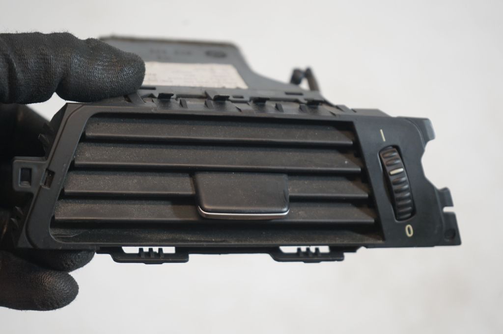 Dashboard side air vent grill/cover trim (7)