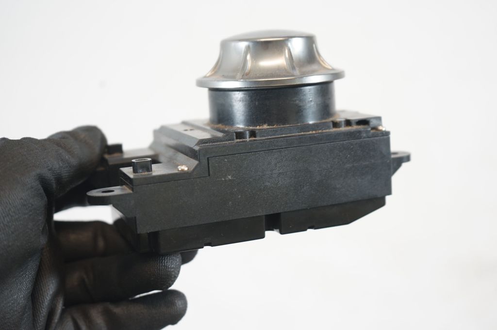 Multifunctional control switch/knob (6)