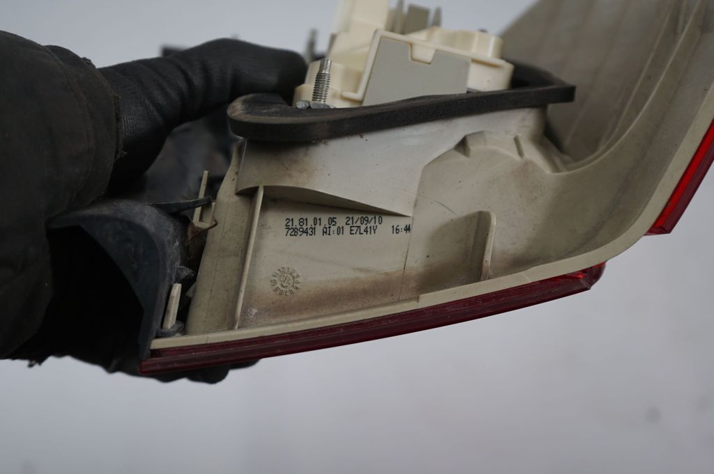 Rear/tail lights (6)