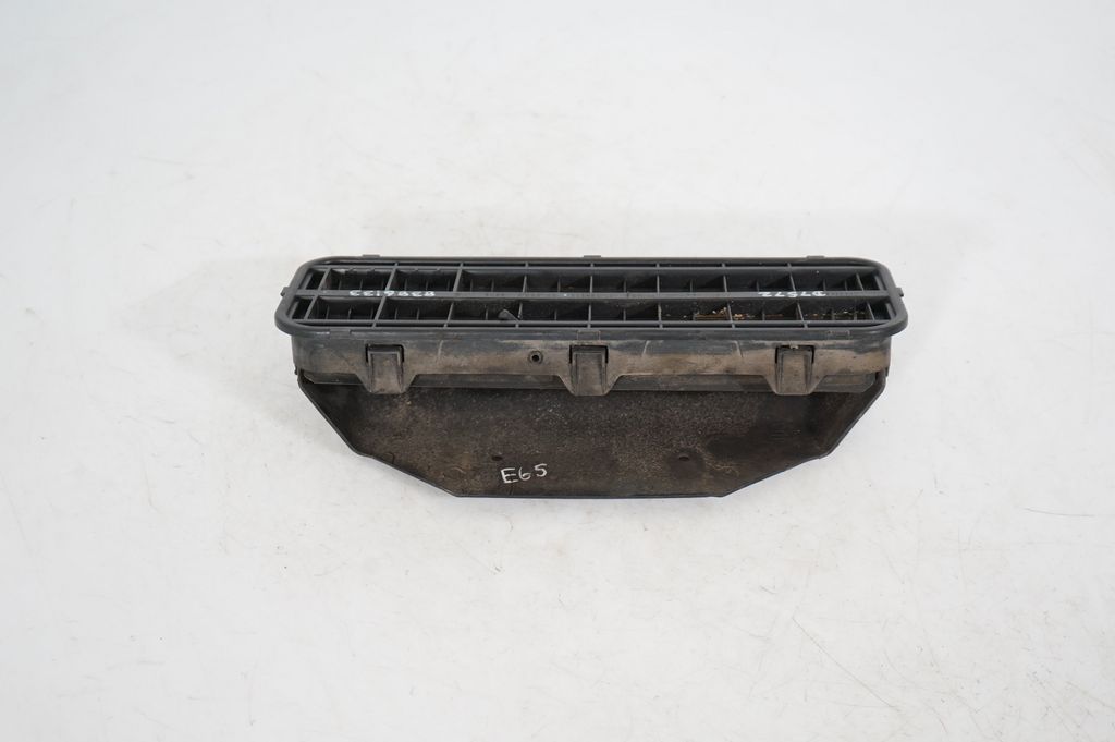 Quarter panel pressure vent (3)