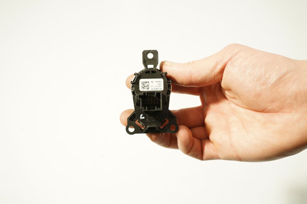 Engine start stop button switch (8)