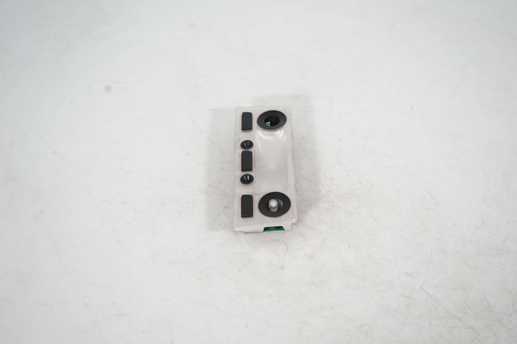 Front seat light (4)