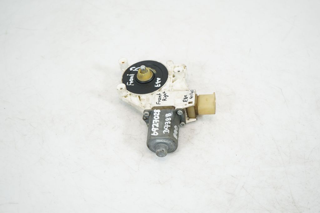 Front door window regulator with motor (4)