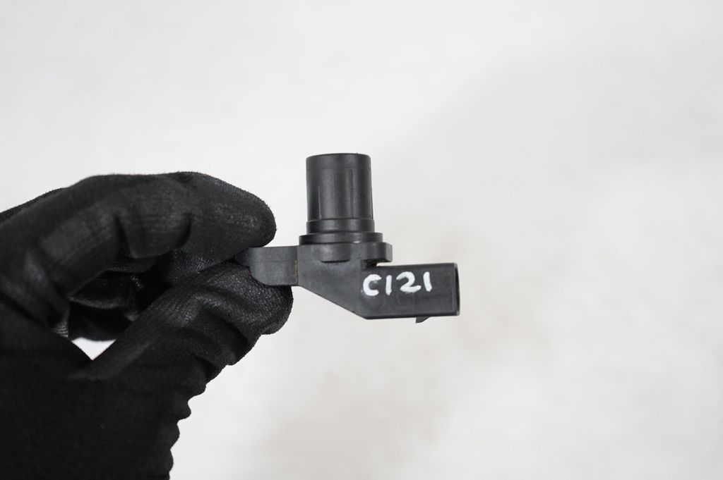 Camshaft position sensor (8)