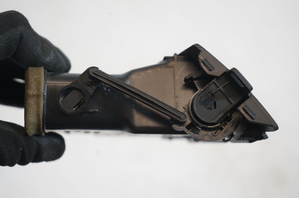 Dashboard side air vent grill/cover trim (6)