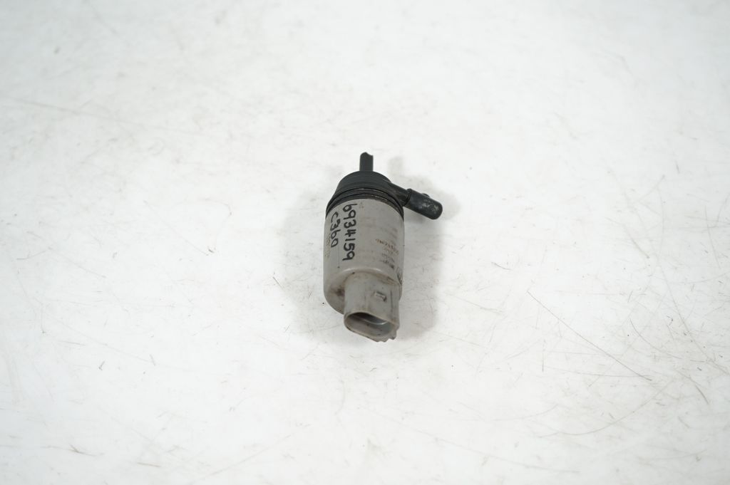 Windscreen/windshield washer pump (2)