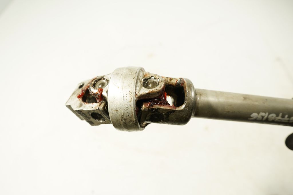 Steering column universal joint (8)
