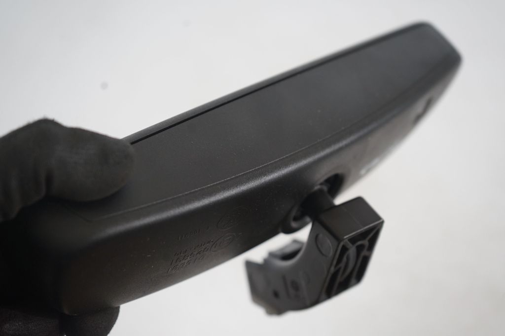 Rear view mirror (interior) (8)