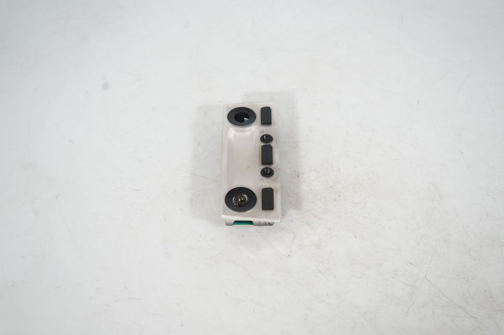 Front seat light (4)