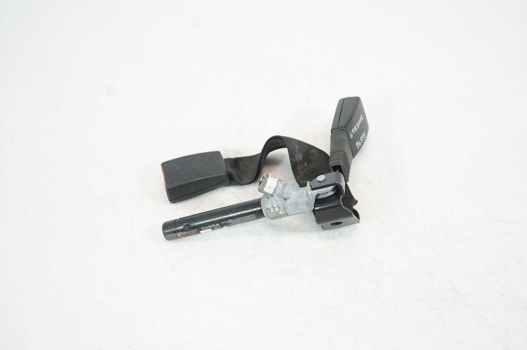 Rear seatbelt buckle (6)