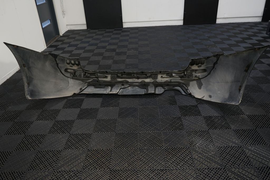 Rear bumper (3)