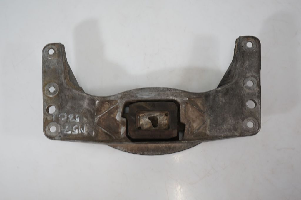 Gearbox mounting bracket (6)