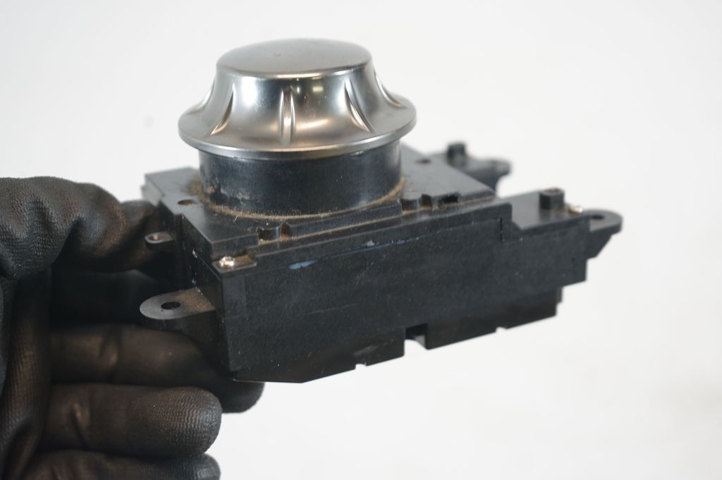 Multifunctional control switch/knob (7)