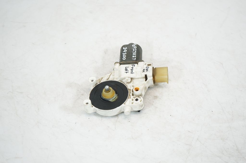 Front door window regulator with motor (2)