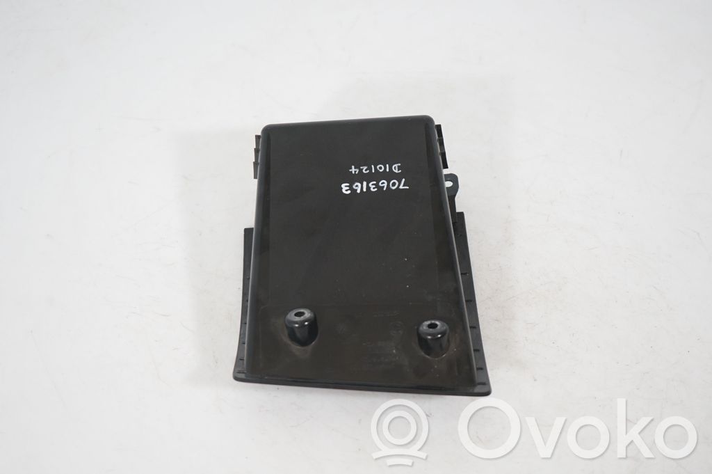 Dashboard storage box/compartment (5)