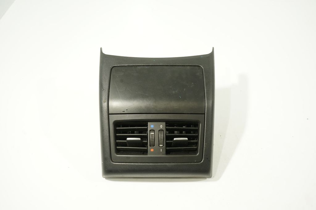 Rear air vent grill (2)