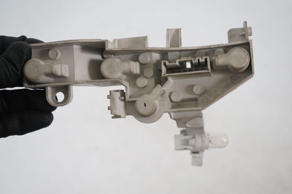 Tail light bulb cover holder (7)