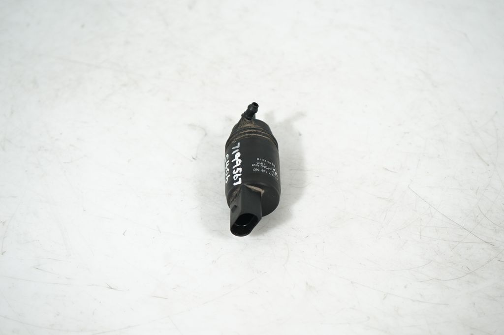 Windscreen/windshield washer pump (2)