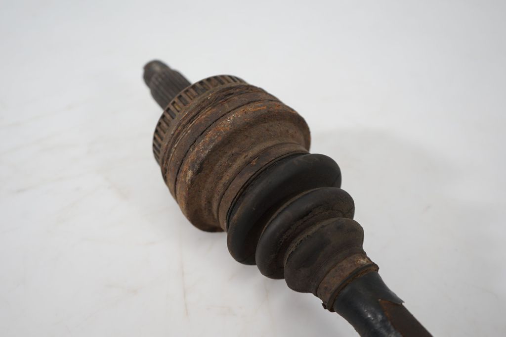 Rear driveshaft (7)