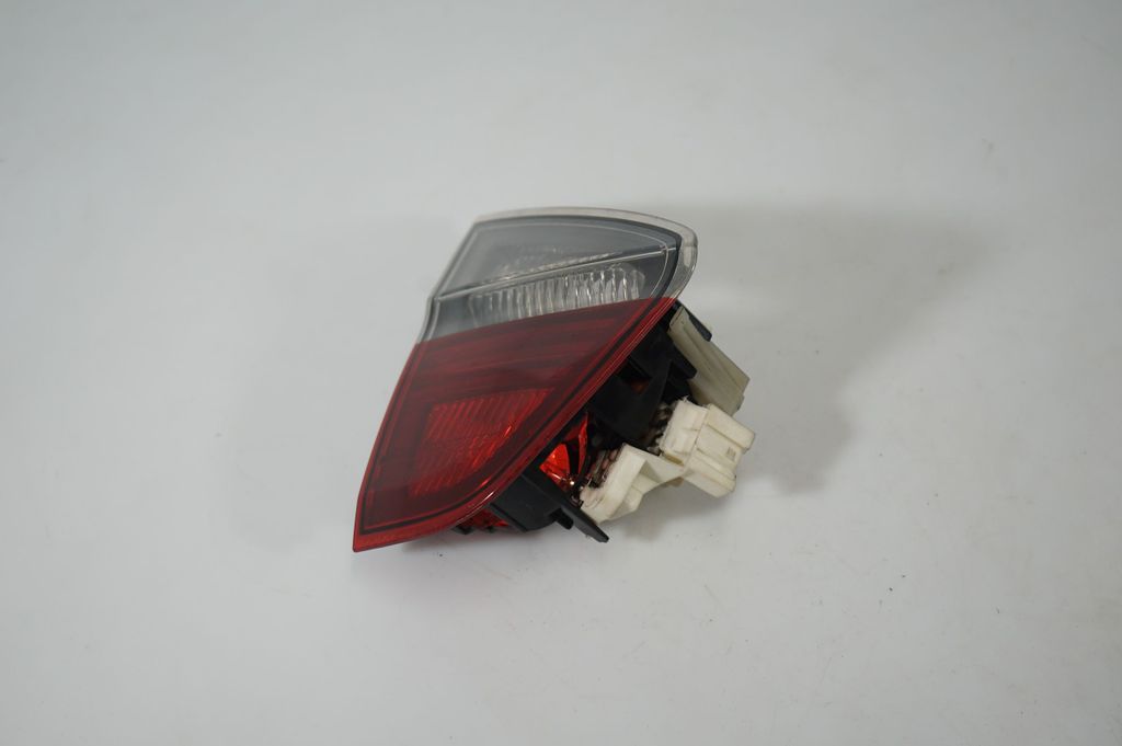 Rear/tail lights (2)