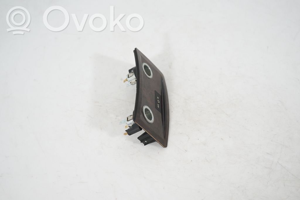 Cigarette lighter trim rear (4)